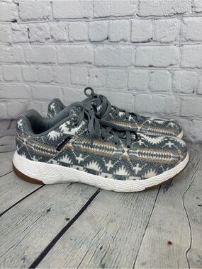 Pendleton Stratus wool sneakers in the Grey Spider Rock men’s size 10